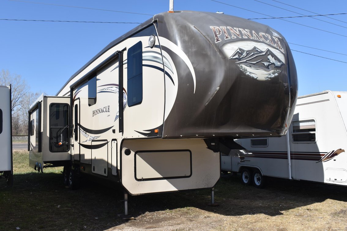 2014 Pinnacle By Jayco 5th Wheel