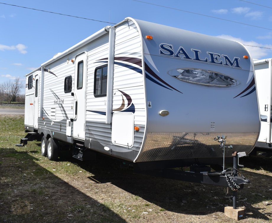 2013 Salem By Forest River 32' Travel Trailer 