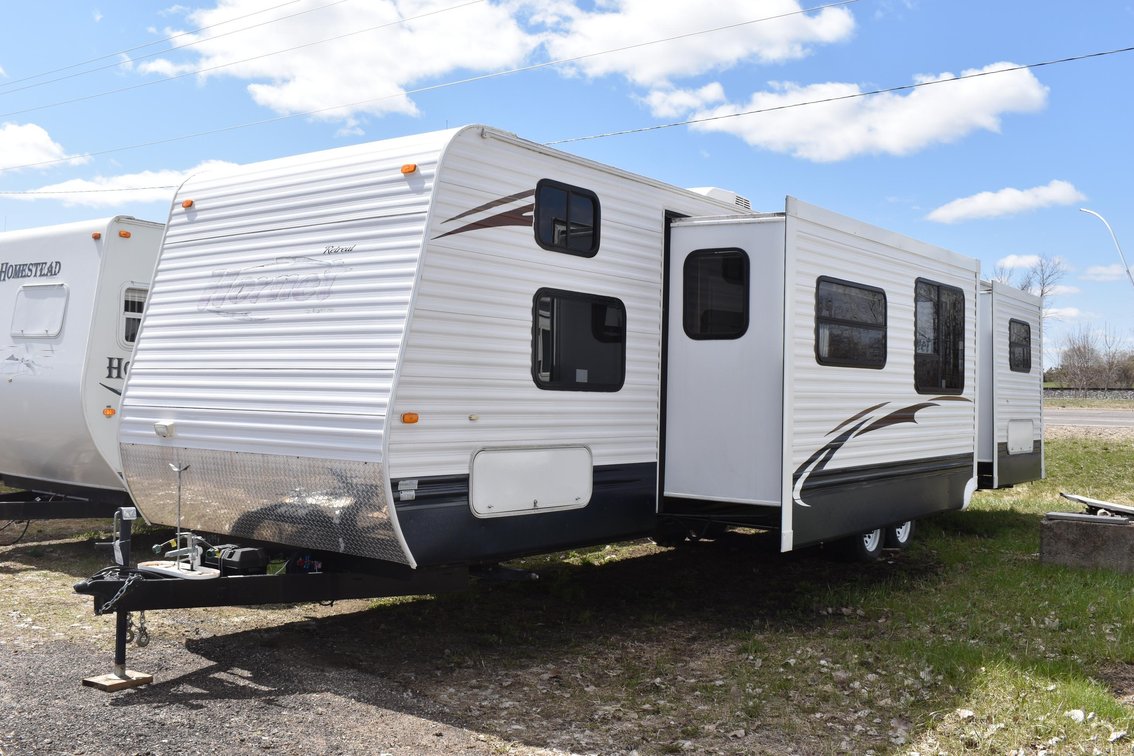 2009 Retreat Hornet by Keystone 38' Travel Trailer 