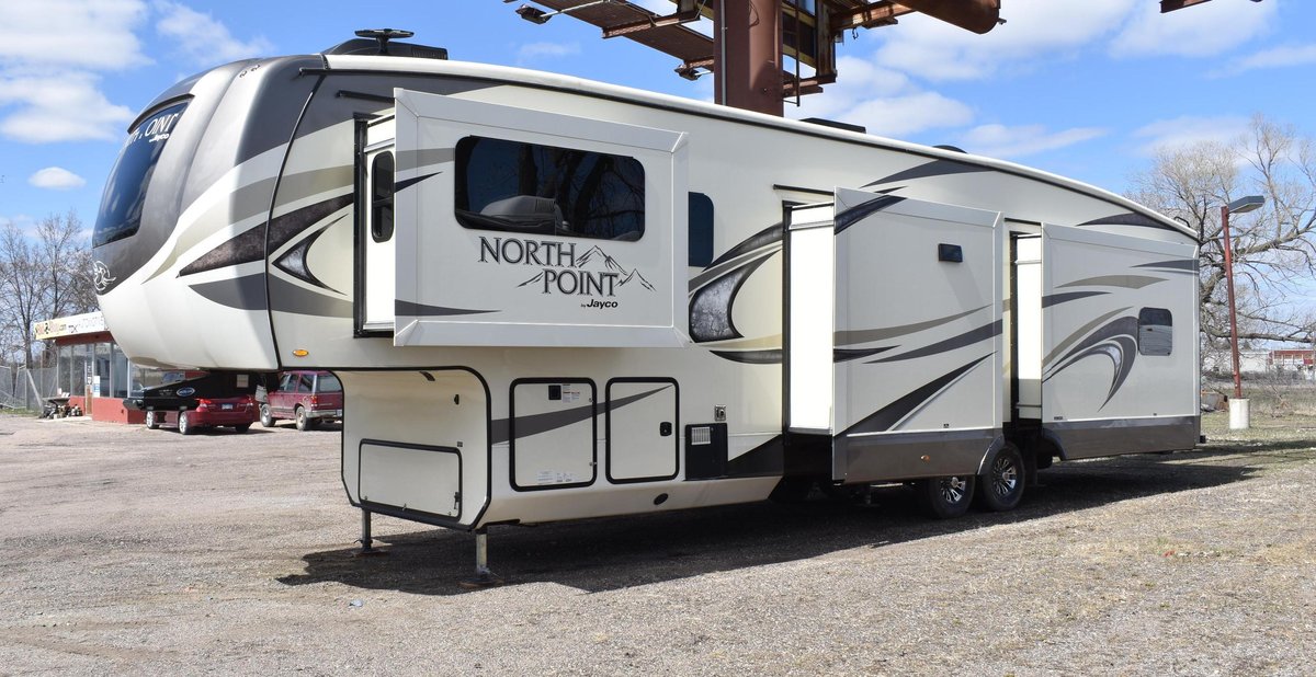 2018 North Point By Jayco 43' 5th Wheel