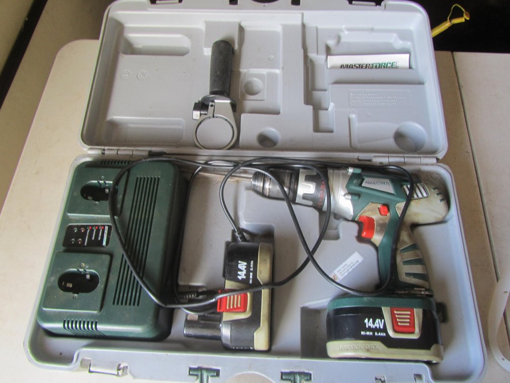MasterForce 1/2" Cordless Drill
