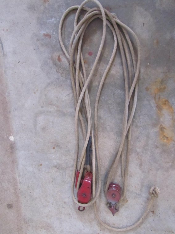 (2) Pulley Tools With Rope