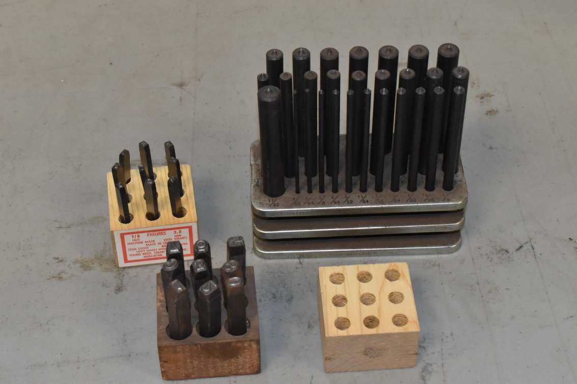 (46) Assorts Stamps and Holders
