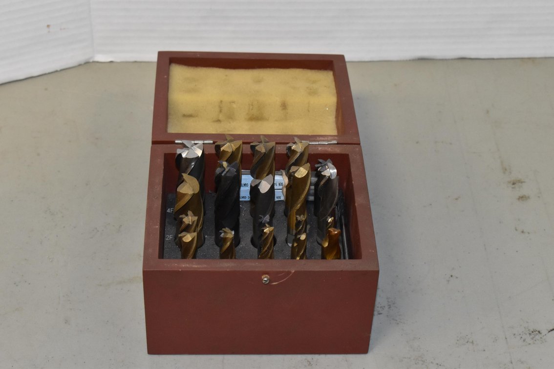 (22) Assorted End Mills
