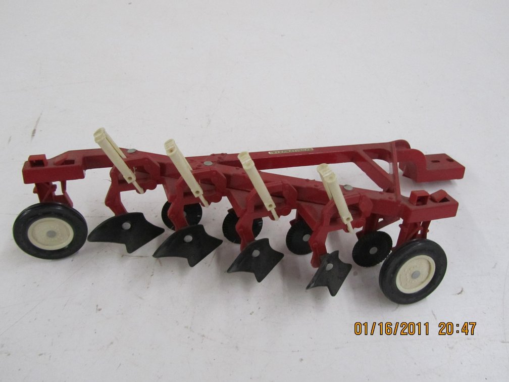 Ertl International Implement Die Cast