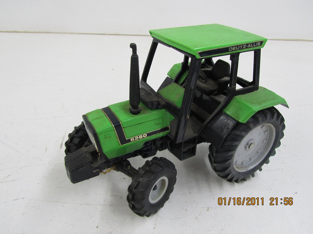Ertl Deutz-Allis 6260 Die Cast Tractor