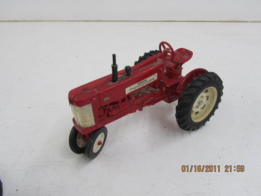 Ertl McCormick Farmall 350 Die Cast Tractor