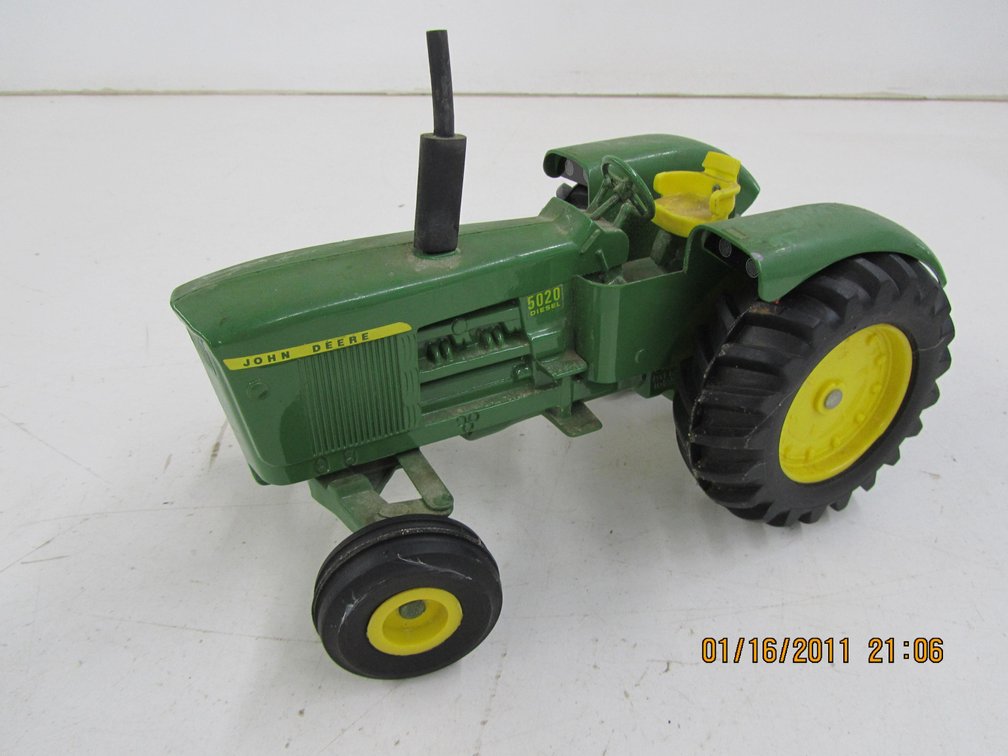 Ertl John Deere 5020 Diesel Tractor Die Cast