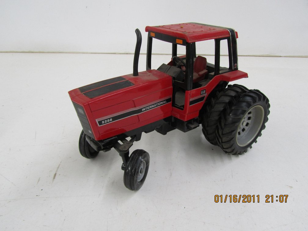 Ertl International 5288 Die Cast Tractor