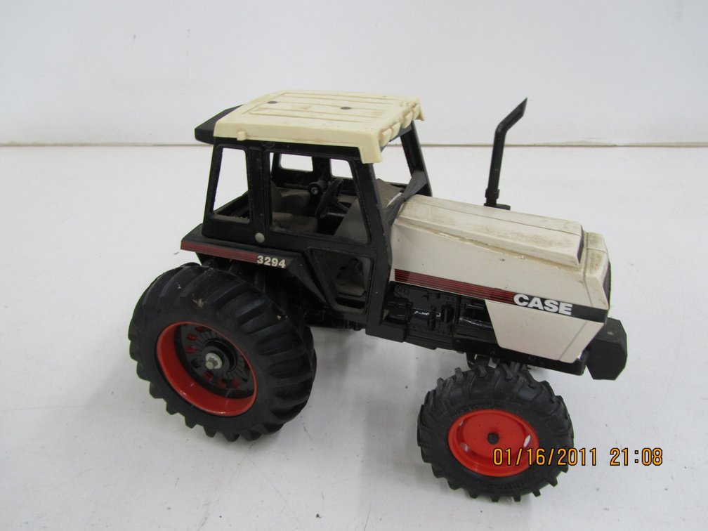 Ertl Case 3294 Die Cast Tractor