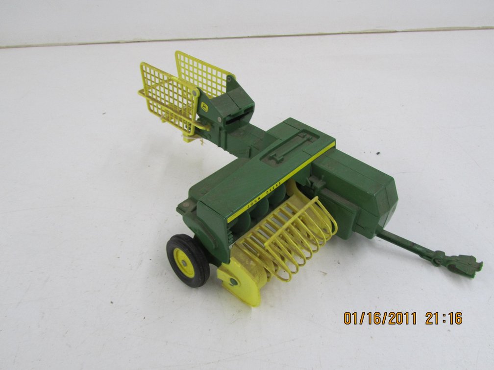 Ertl John Deere Die Cast Implement