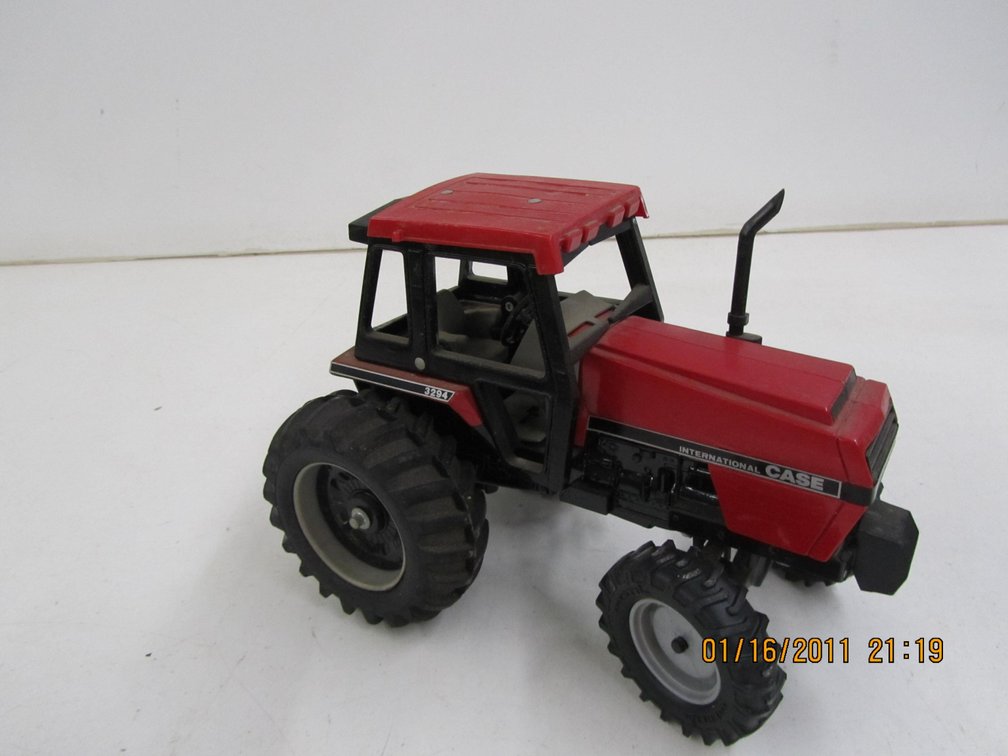 Ertl Case International 3294 Die Cast Tractor