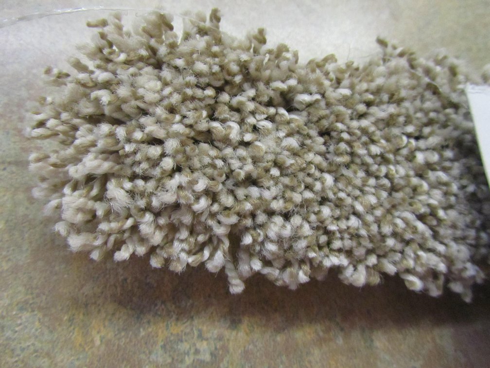 Plush Beige Fleck