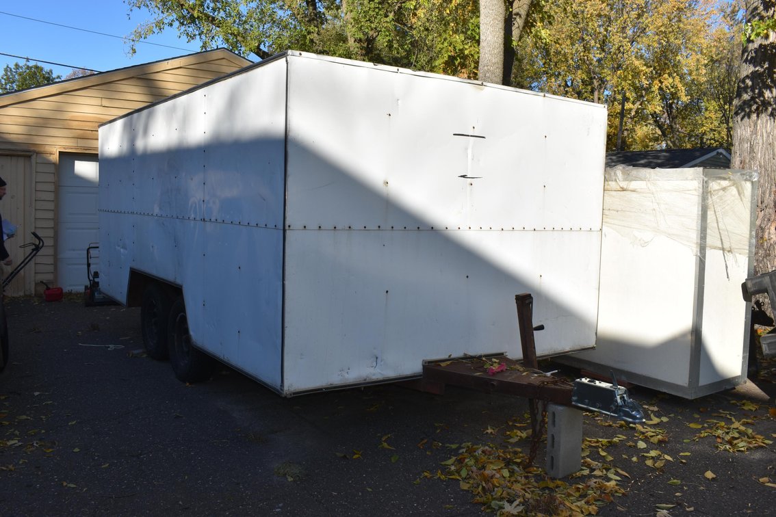 2000 Enclosed Trailer