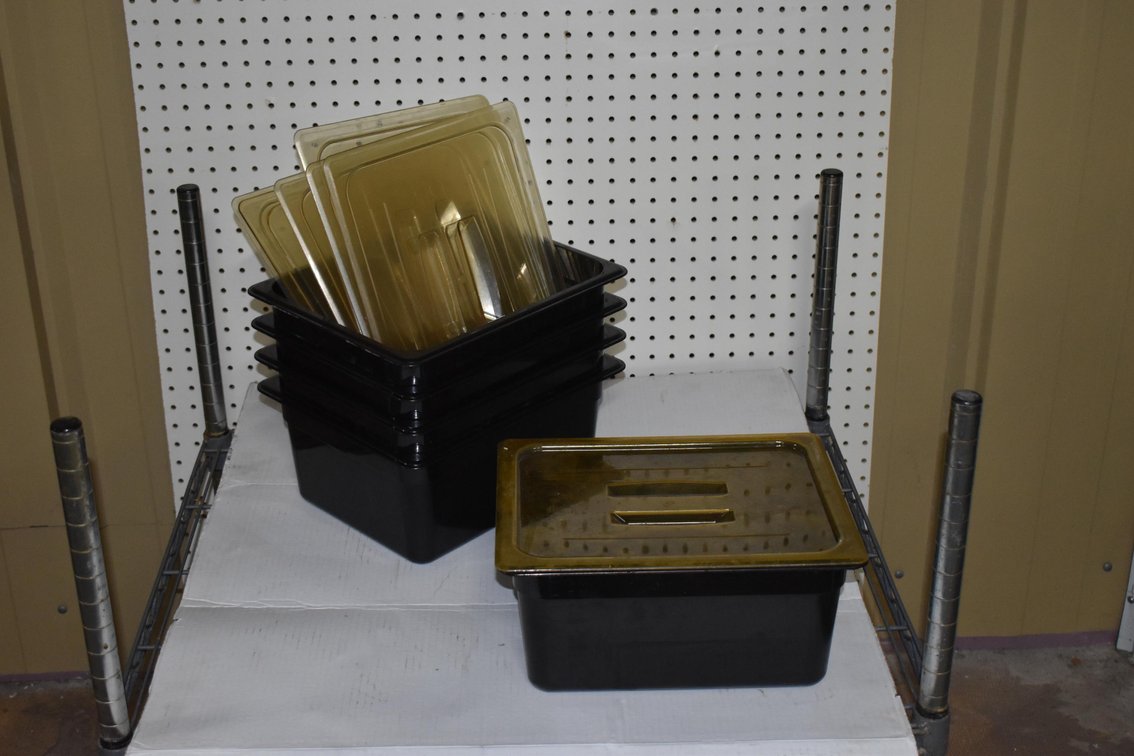 (5) Cambro Containers With Lid