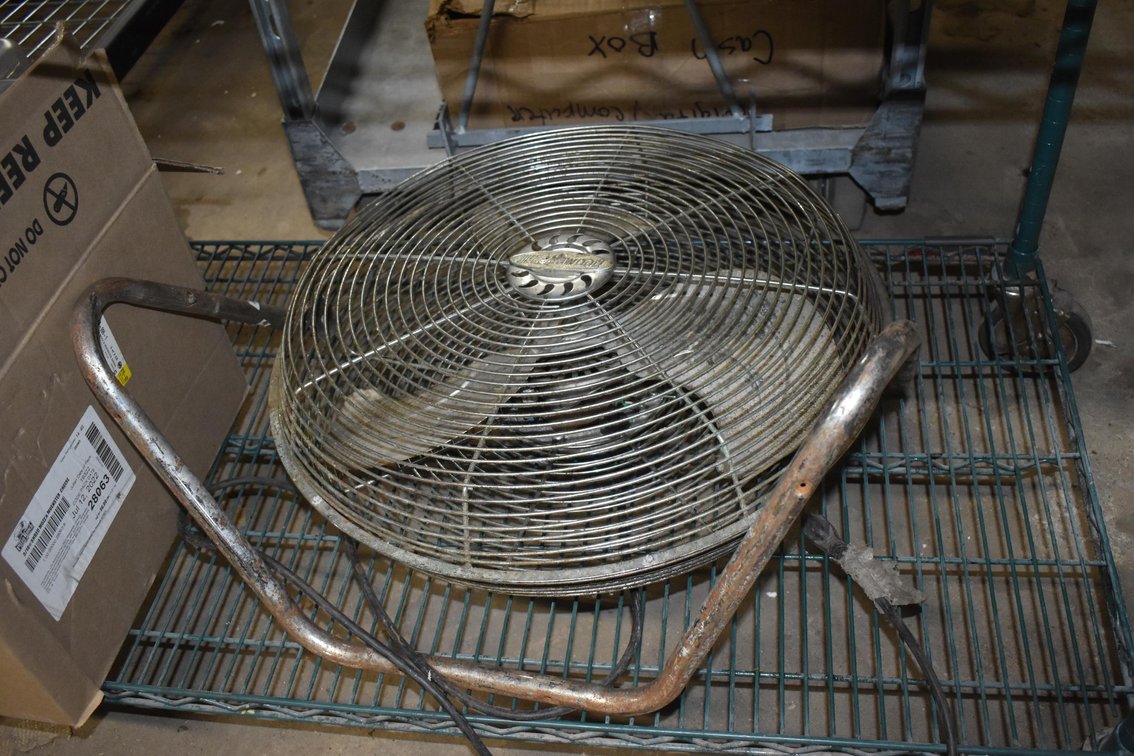 Lakewood 22" Fan