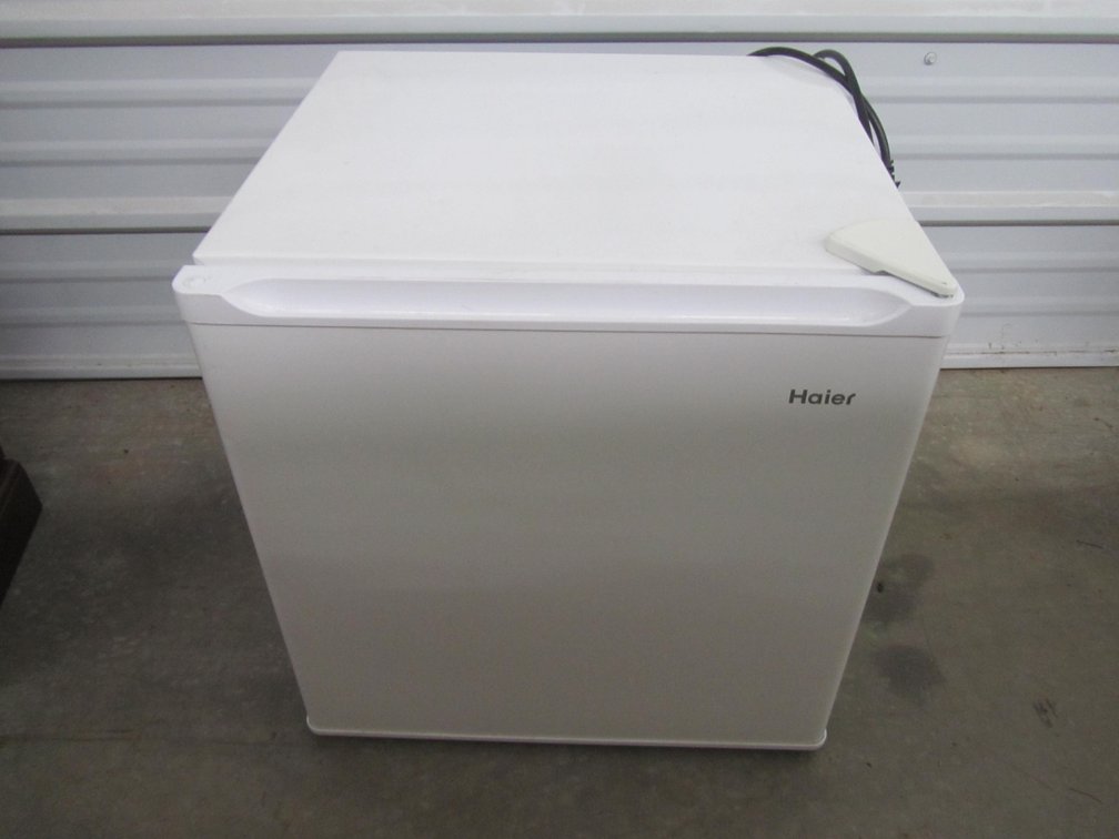 Haier Mini Fridge