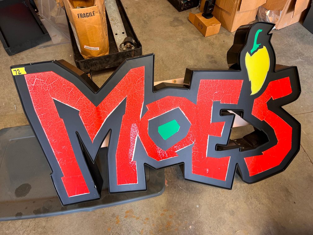  Small Moe's Light Up Sign