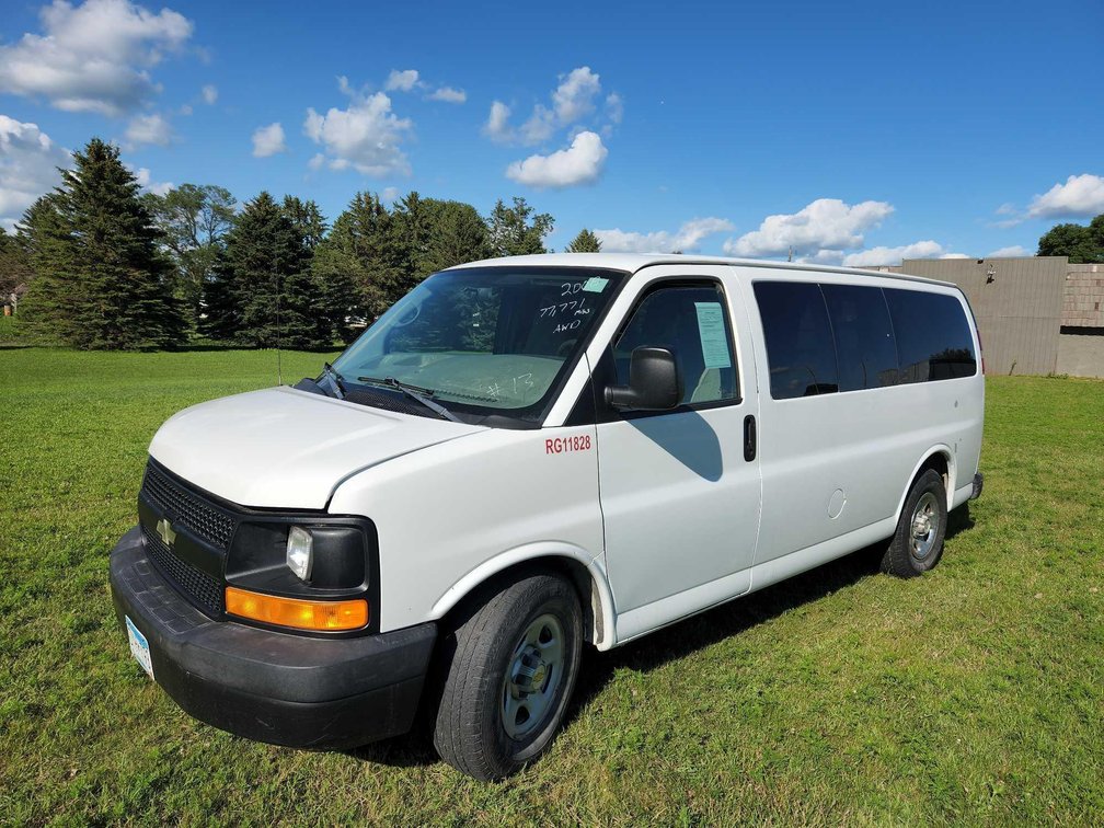 2008 CHEVROLET EXPRESS PASSENGER VAN 77,771 MILES AWD