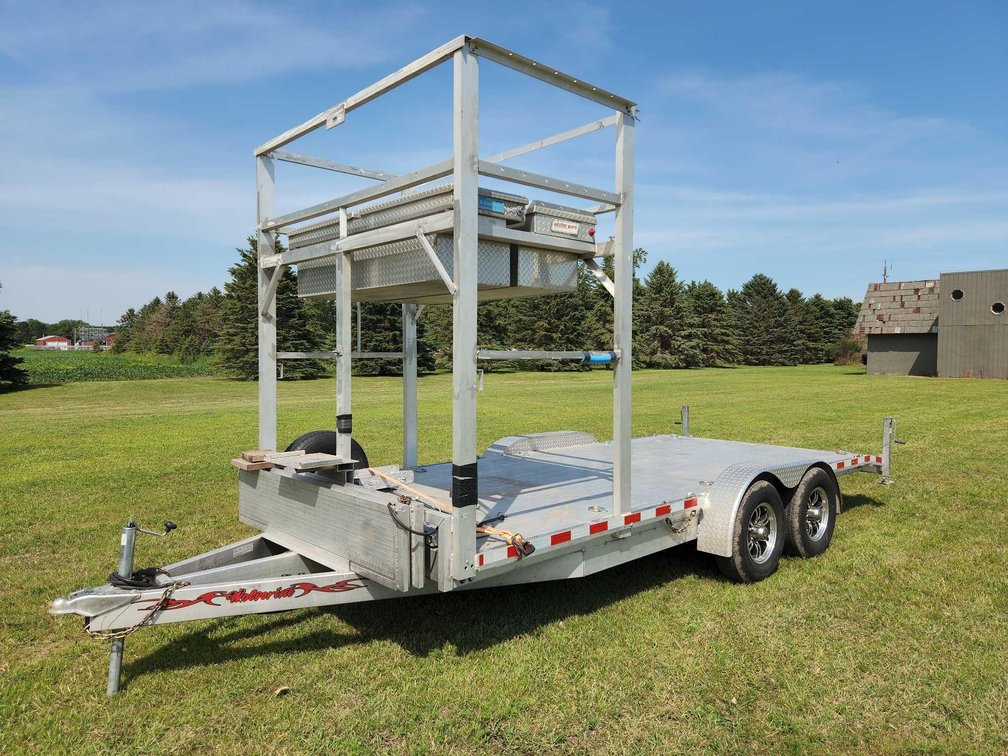 2019 WOLVERINE 18' ALUMINIUM CAR TRAILER W/5200 AXLES & AND UPPER TOOL BOXES