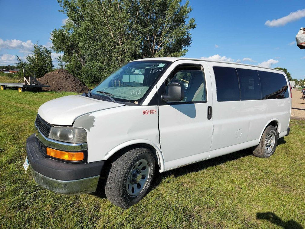 2011 CHEVROLET EXPRESS PASSENGER VAN 99,212 MILES AWD