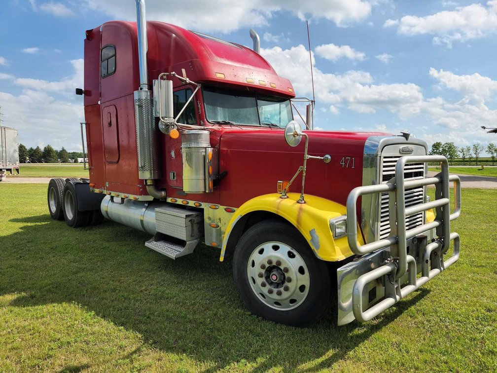 2000 FREIGHTLINER SEMI-TRACTOR W/HI RISE SLEEPER