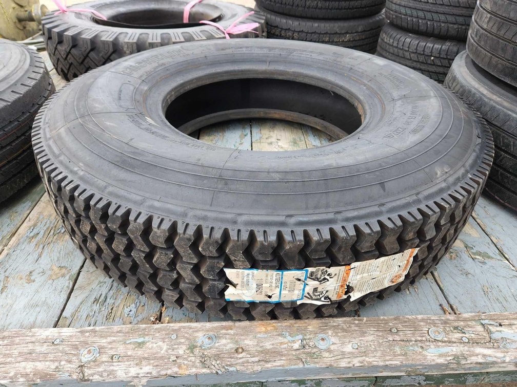 MICHELIN 10.00 R 20 RECAP NEW