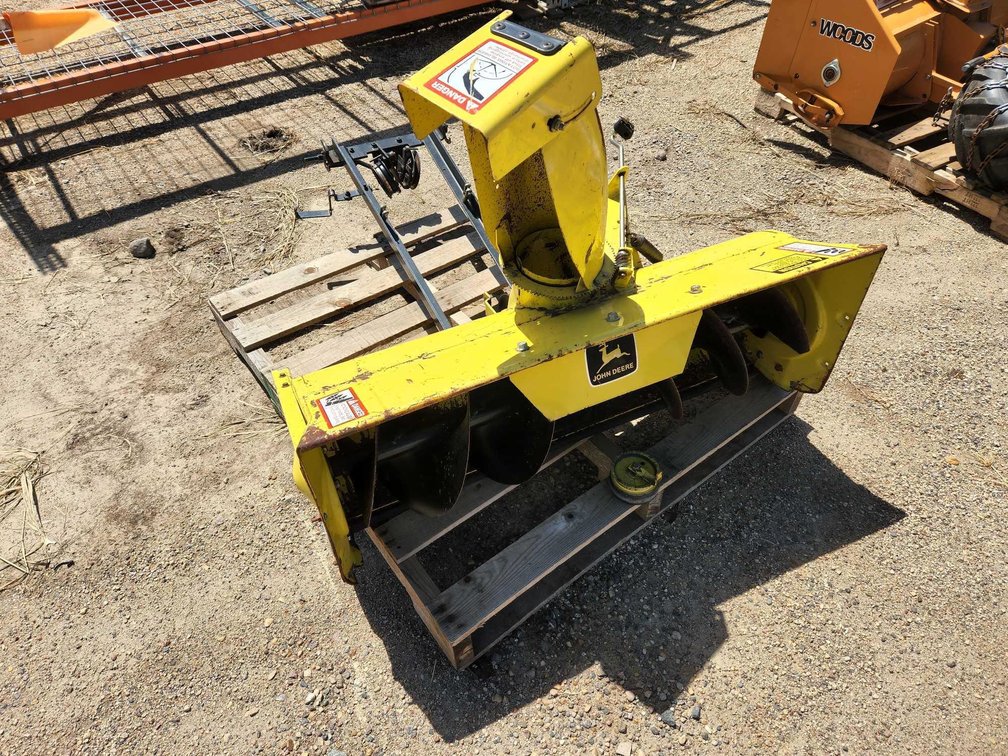 JD 42" SNOWTHROWER 