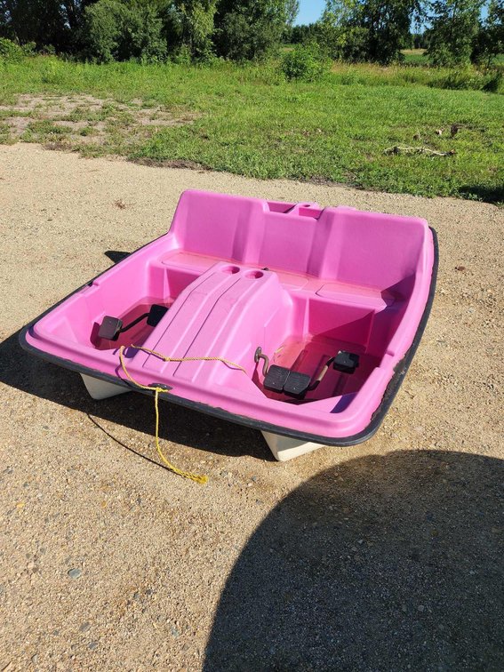 PADDLE BOAT