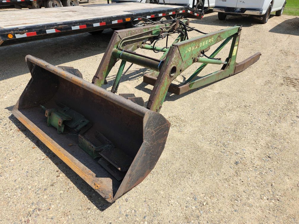 JD 46A LOADER W/HYD BUCKET