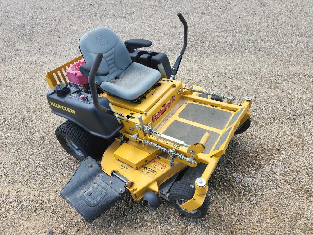 HUSTLER FASTRAK 54" ZERO TURN MOWER *BAD MOTOR* HONDA 20HP