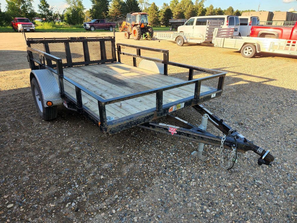 2013 PJ 77"×10' UTILITY TRAILER W/BI-FOLD GATE AND LIFT ASSIST
