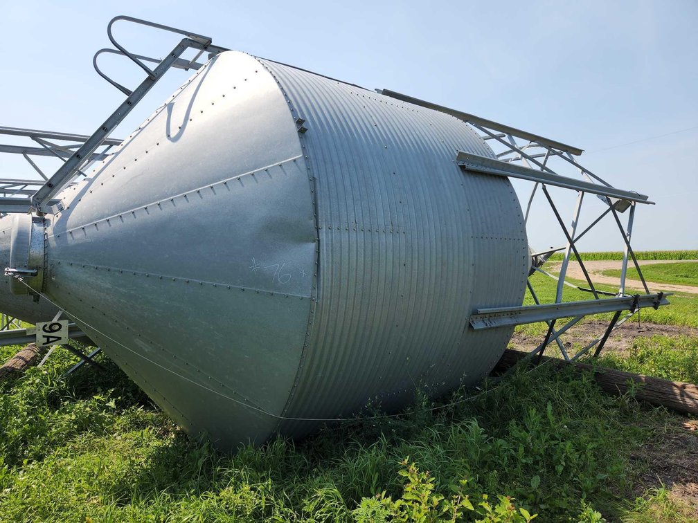 CHORE TIME 29 TON FEED/BULK BIN W/MINOR WIND DAMAGE *INSPECT*