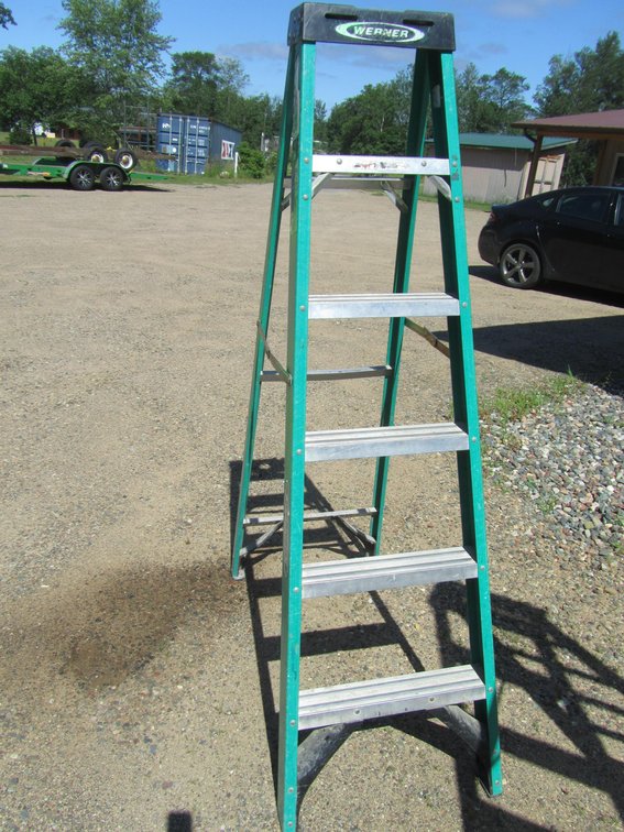 Werner 6' Fiberglass Step Ladder