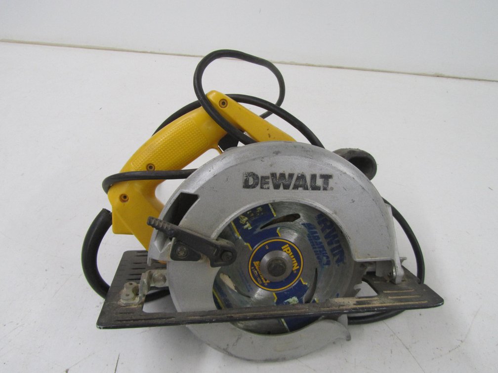 DeWalt 7-1/4" Circular Saw