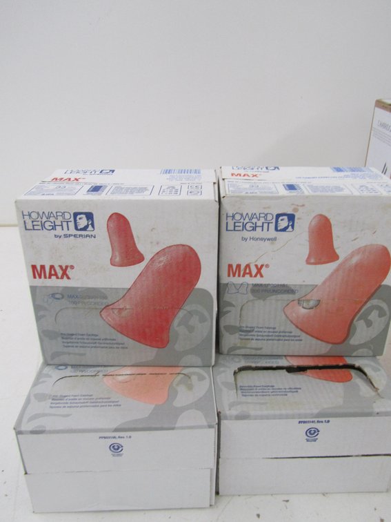 (4) Howard Leight By Sperian MAX Pre-Shaped Foam Earplug 100-Packs