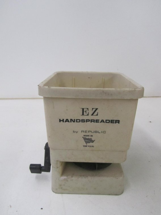 Republic EZ Handspreader