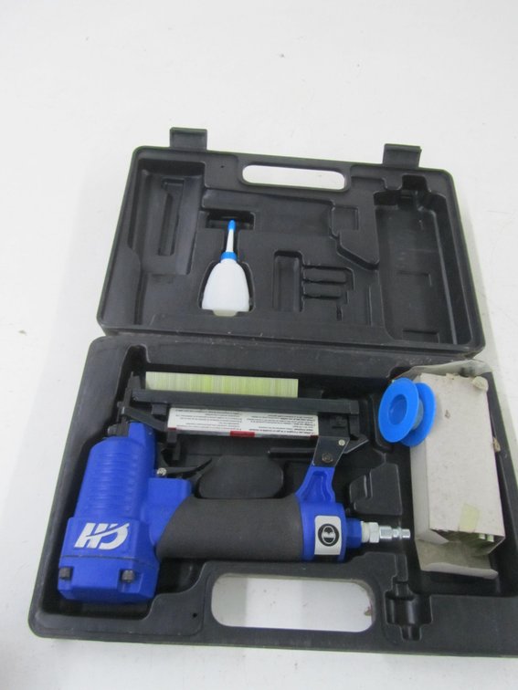 Campbell Hausfeld 1/4" Crown Stapler