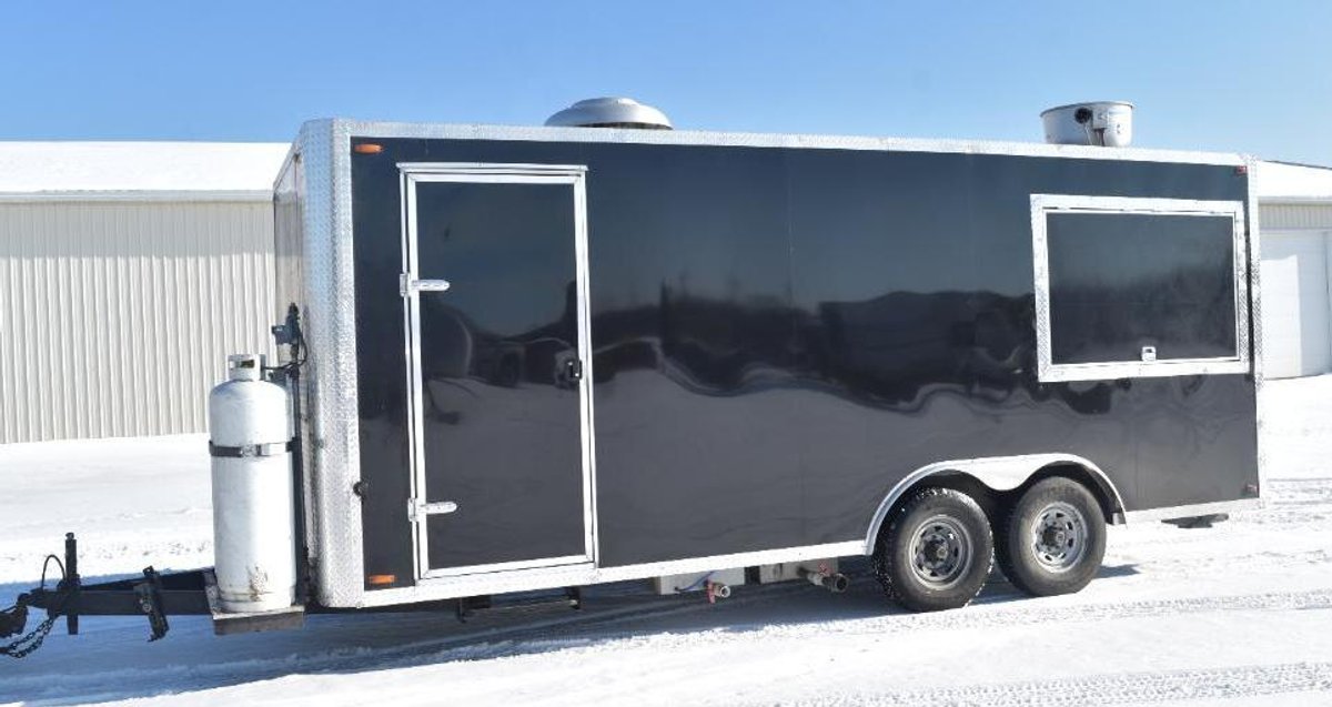 2018 20' Quality Concession Trailer Fully Equipped With Ole Hickory Smoker 