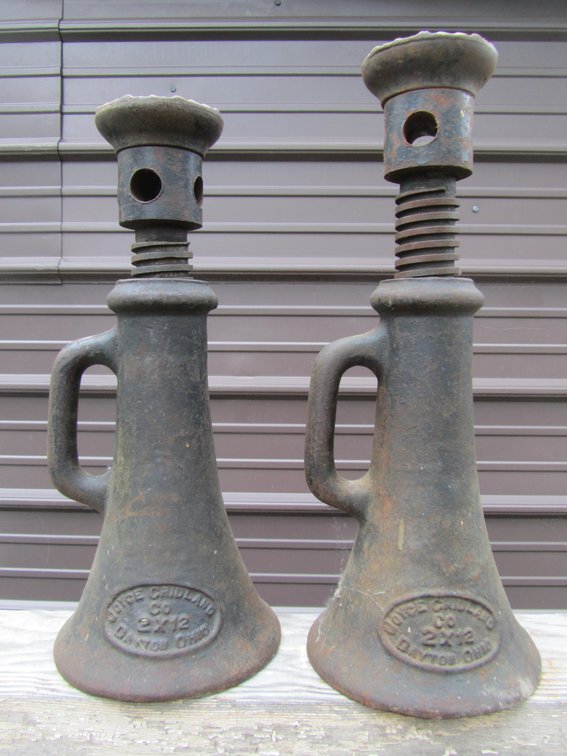 (2) Joyce Chudland Co. 2 x 12 House Jacks