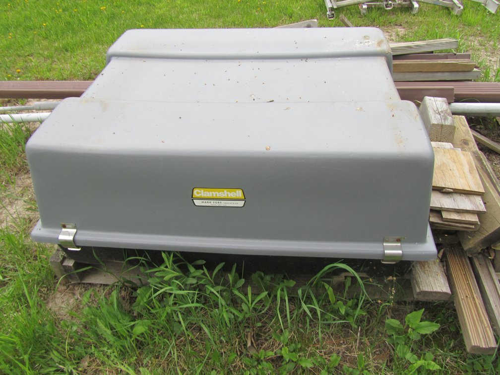 Clamshell Car-Top Carrier