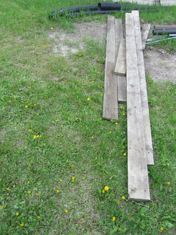 Lot Of 2" x 5.5" Lumber Pieces