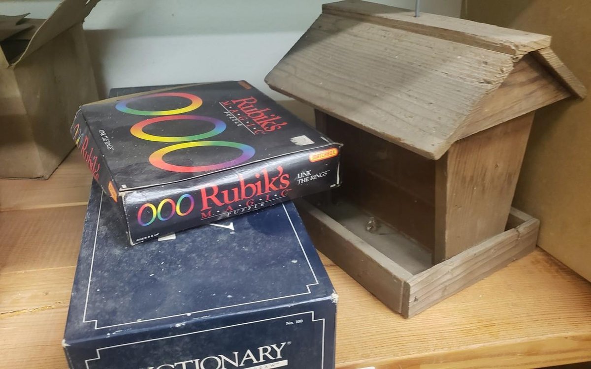 2 games and bird feeder