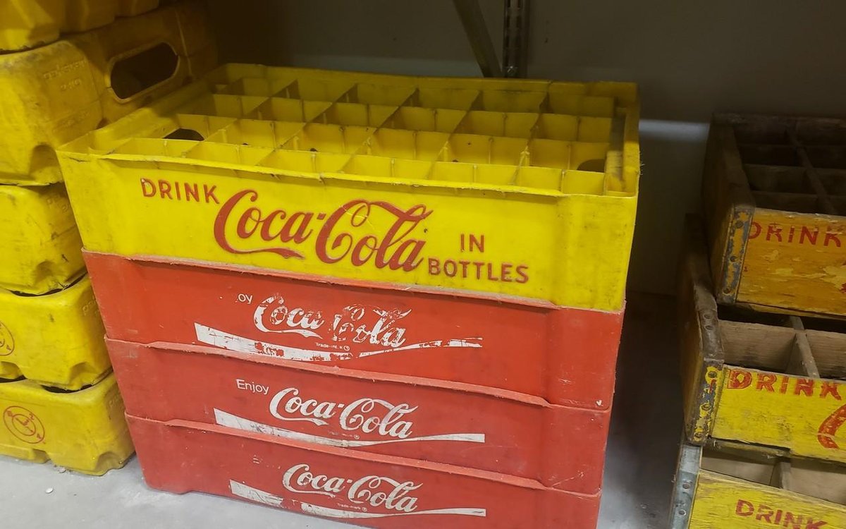 4 Coke crates