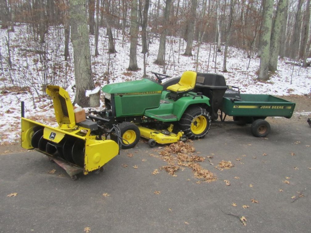 John Deere 425 Tractor