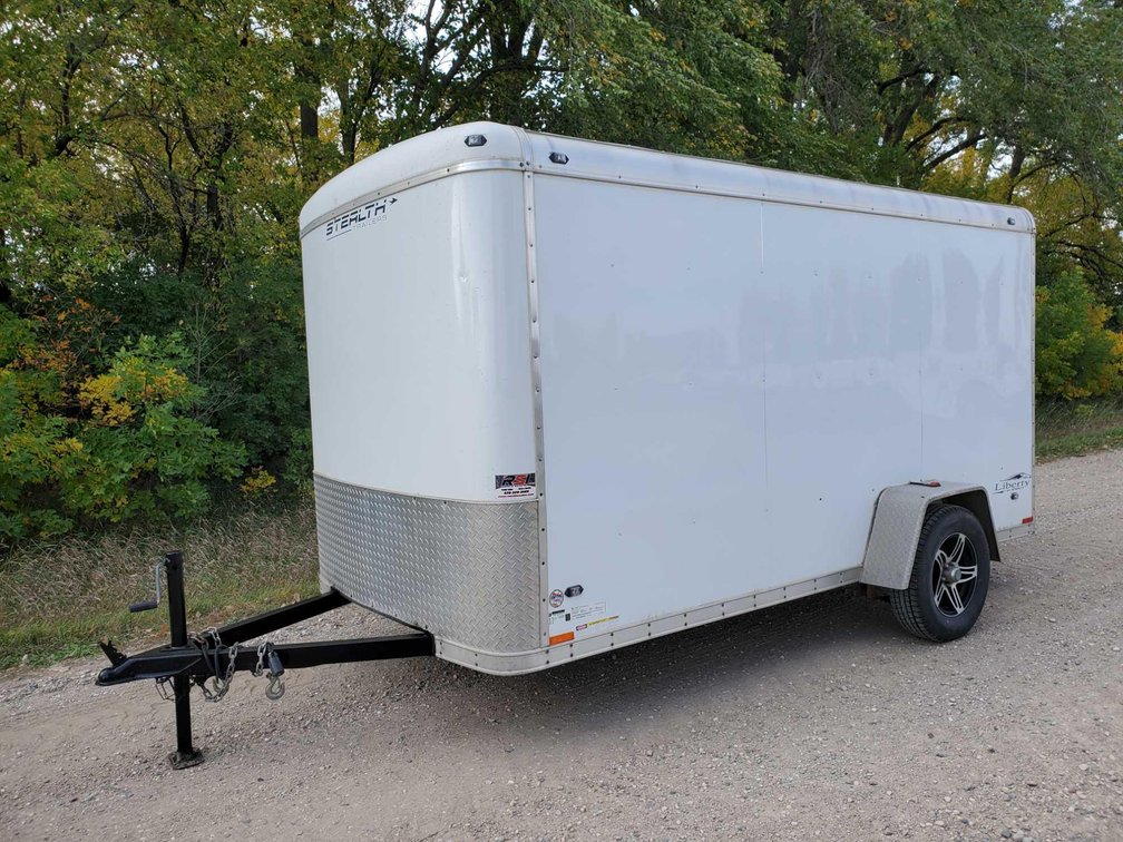 2014 STEALTH 6'X12' SINGLE AXLE ENCLOSED TRAILER WITH REAR RAMP DOOR 