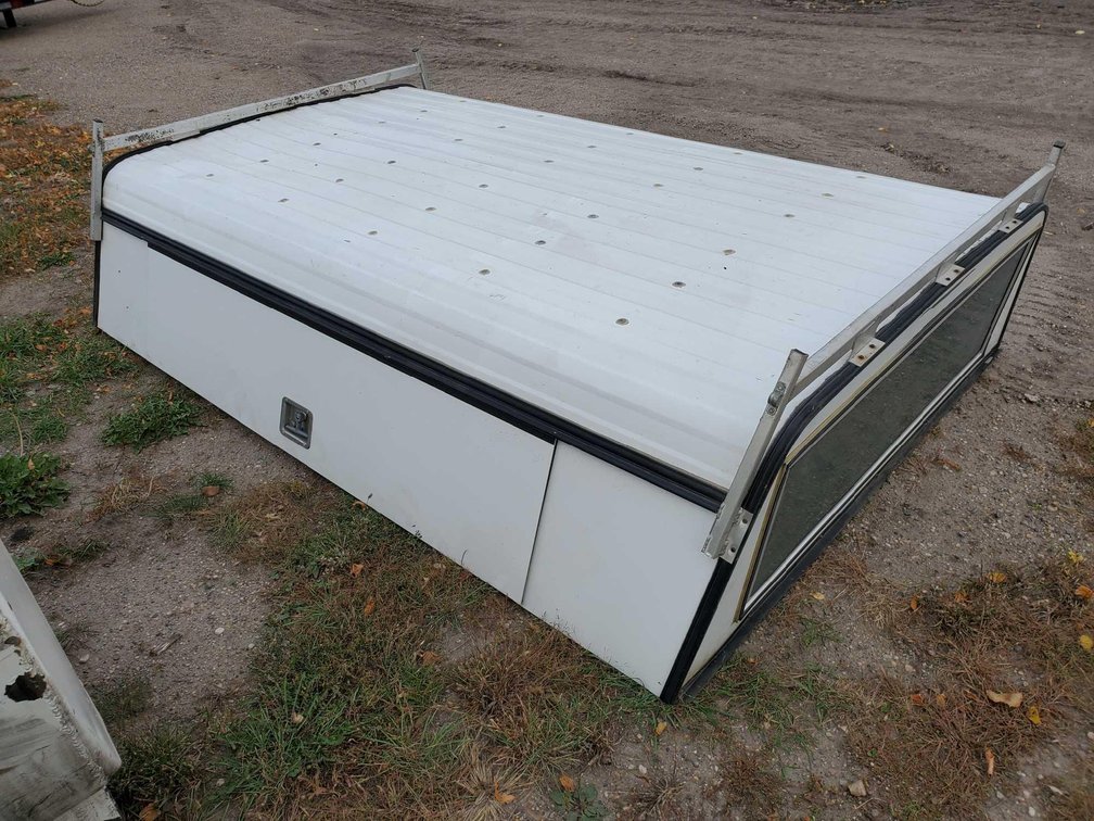 8 FT. CONSTRUCTION TOPPER W/SIDE DOORS (ALUMINIUM)