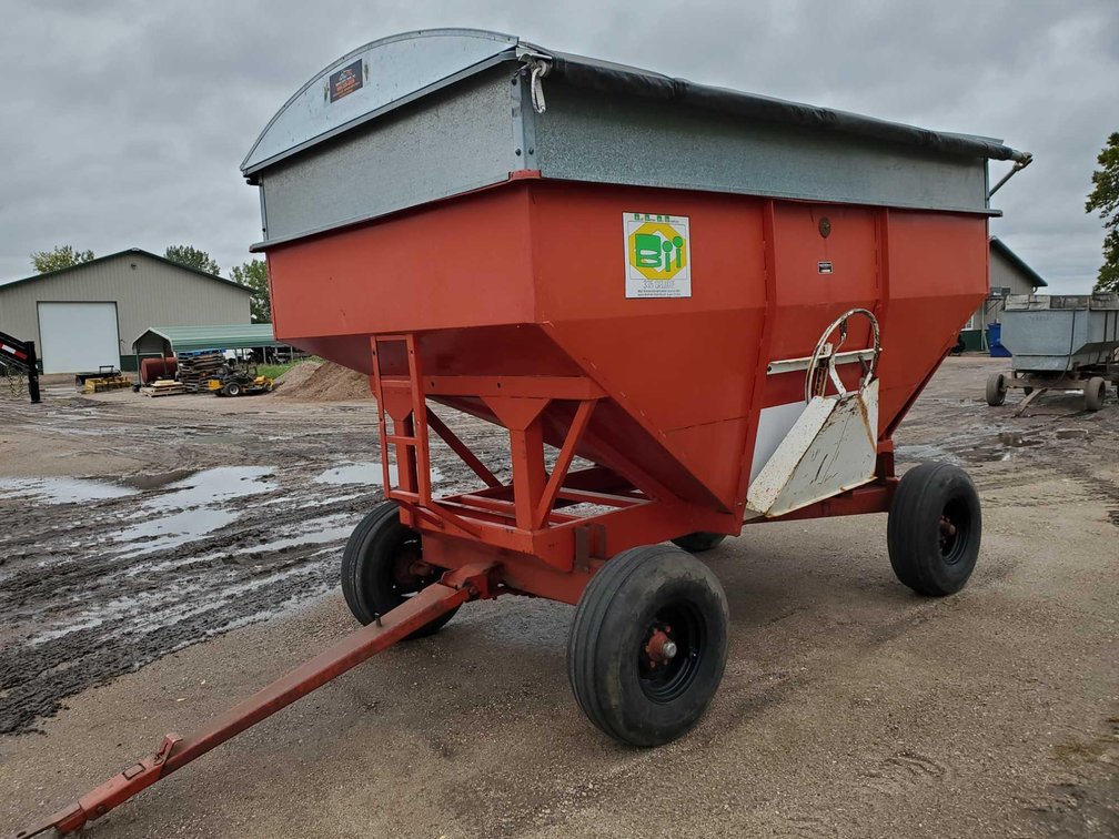 BRADFORD GRAVITY BOX W/ROLL TARP & RUNNING GEAR 