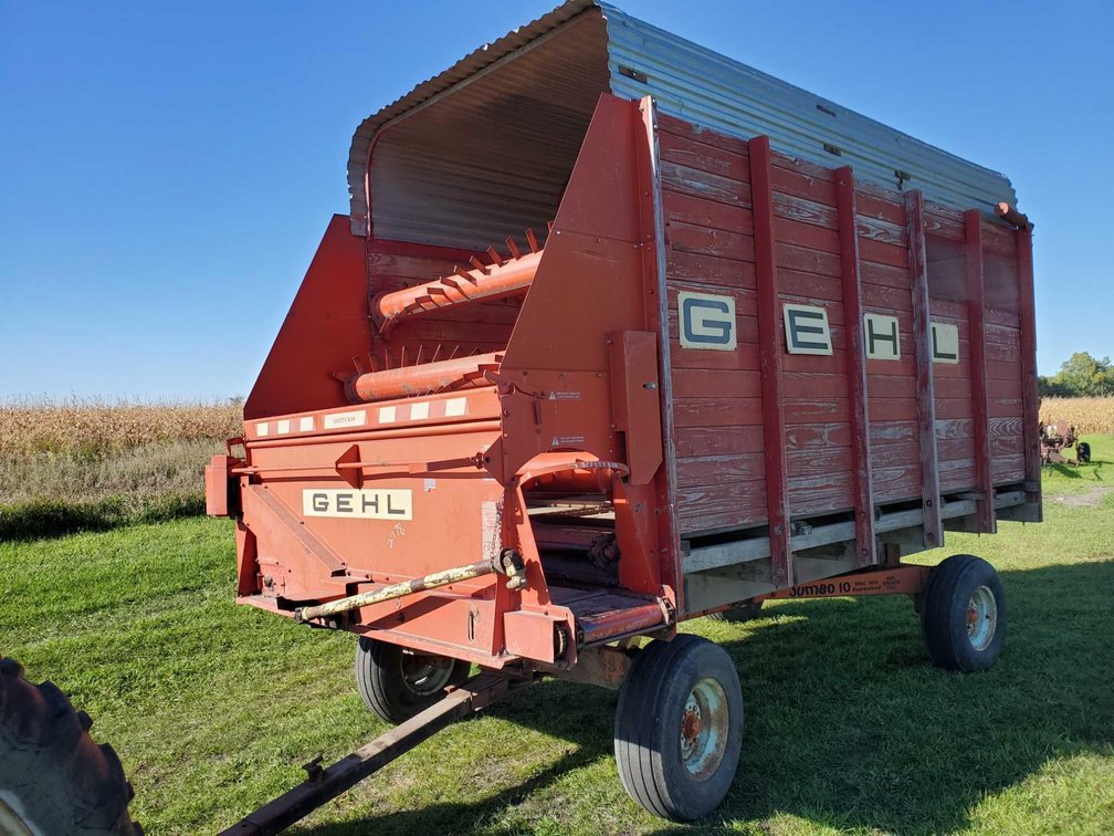 GEHL 910 SILAGE WAGON W/MN JUMBO 10 RUNNING GEAR 