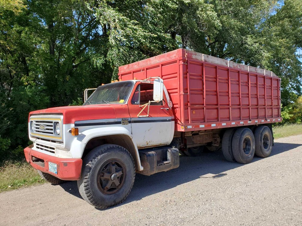 1974 CHEVROLET C65 TANDEM TRUCK W/427 ENGINE  5X2 TRANS, 18' STEEL BOX, DRIVEN 20 MILES TO AUCTION